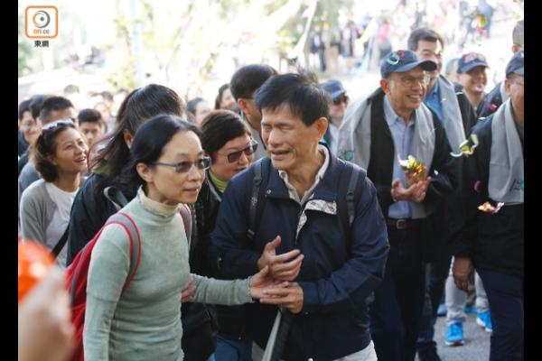 心光盲人院慈善行　蒙眼步行體驗視障人生活